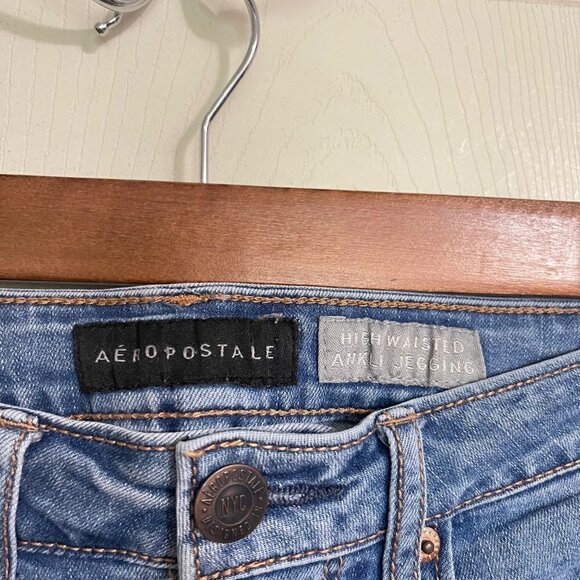 Aeropostale Women's Distressed Raw Hem High Waisted Ankle Jegging Jeans Size 4 - Picture 2 of 8